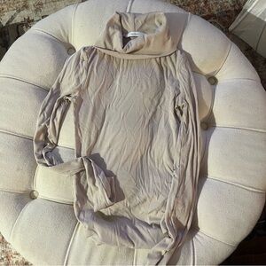 ARITZIA Cream/ White Ribbed Turtleneck